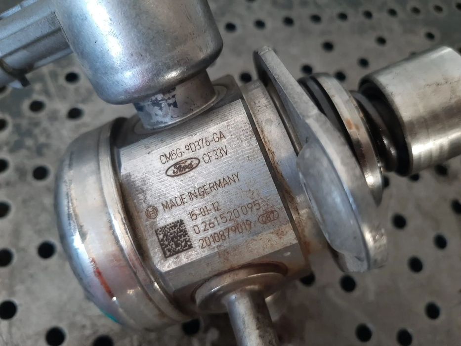 pompa inalta  1.0 b ecoboost  ford focus 3  fiesta 6  b-max   cm5g-9d376-ga  0261520095