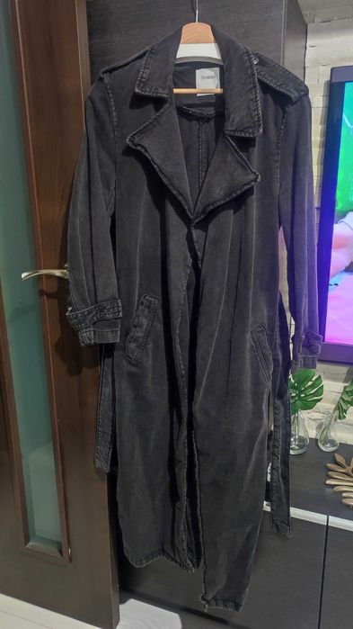 Тренч от черен деним Bershka