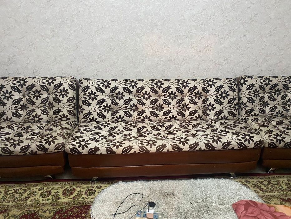 Продам срочно диван и кресла