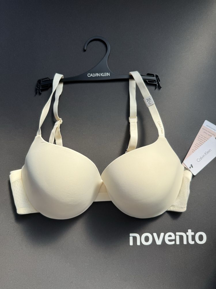 Стилен сутиен Calvin Klein /80С/ цвят екрю