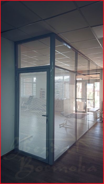 Стеклянные и алюминиевые офисные перегородки, витражи, окна, двери.