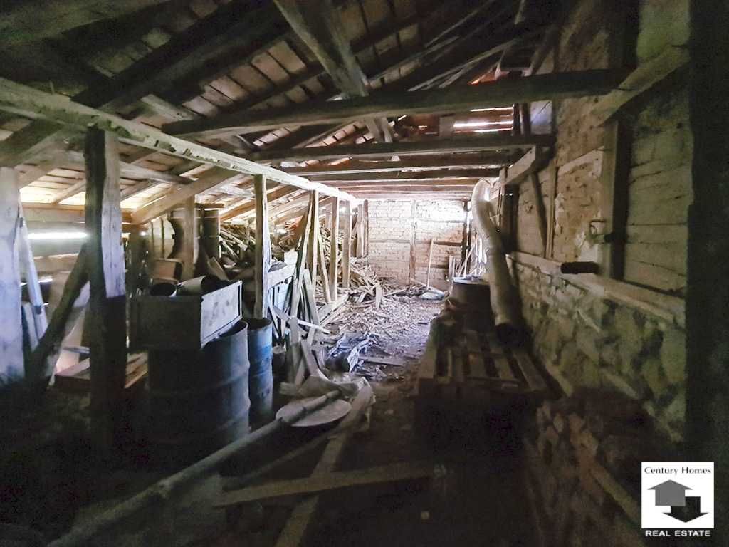 125185 Имот с две къщи и обширен парцел в с. Бойковци, общ. Елена