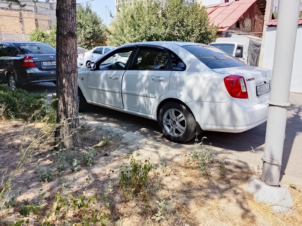Lacetti продается