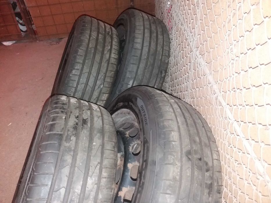 vand roti cu cauciucuri de vara hankook 205/55/16