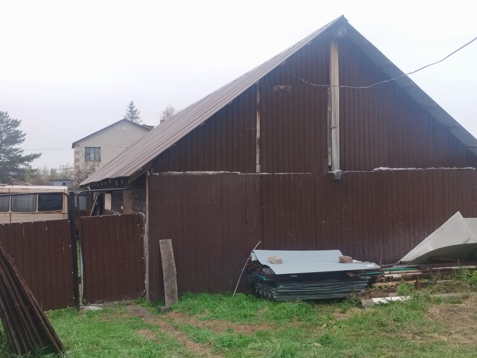 Дом расположен в городе