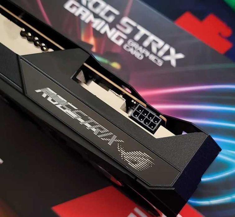 Продавам видеокарта ASUS Radeon RX 6600 XT 8GB ROG Strix OC