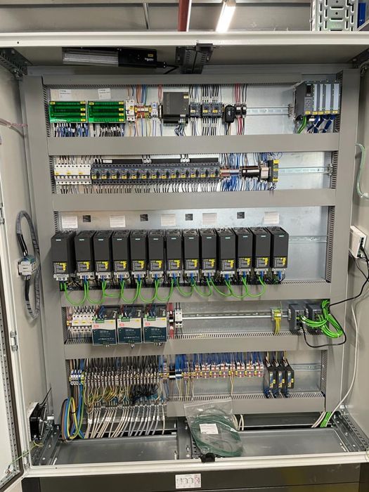 Executie tablouri electrice automatizare industriala
