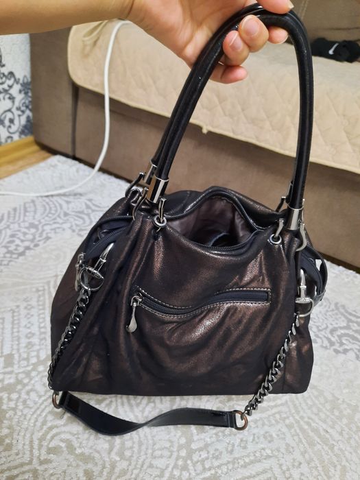 Продам женскую кожаную сумку