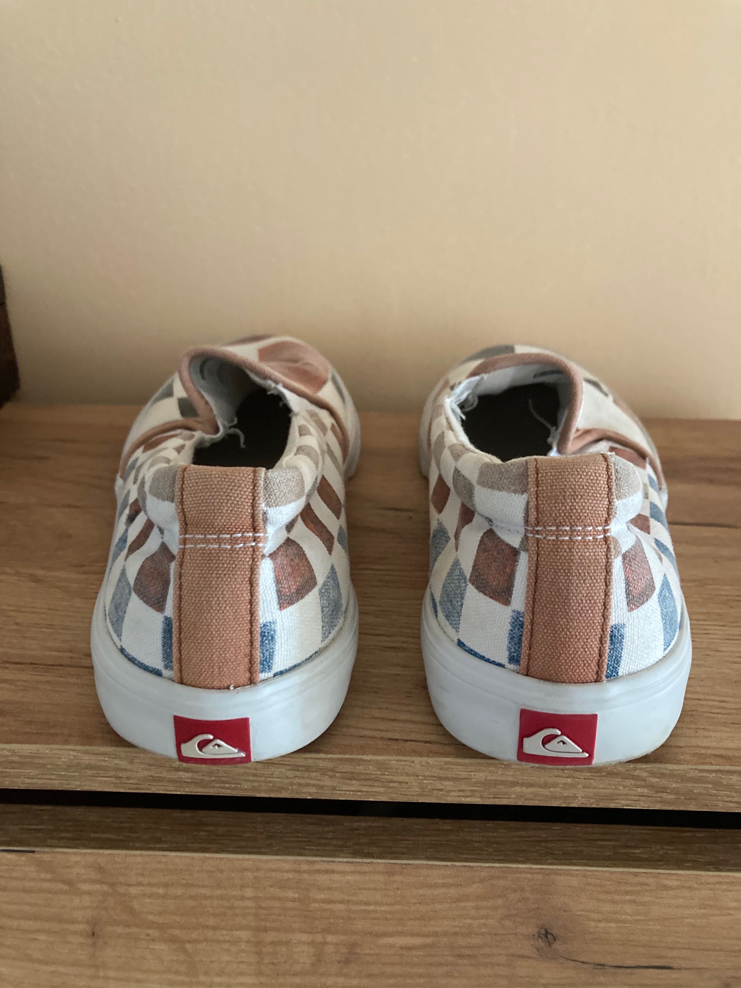 Кецове quiksilver slip on