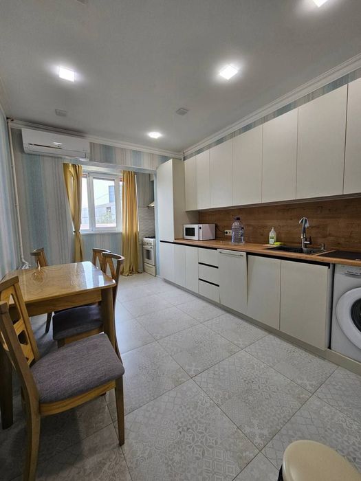 Улица Садык Азимова продаю Двухкомнатную