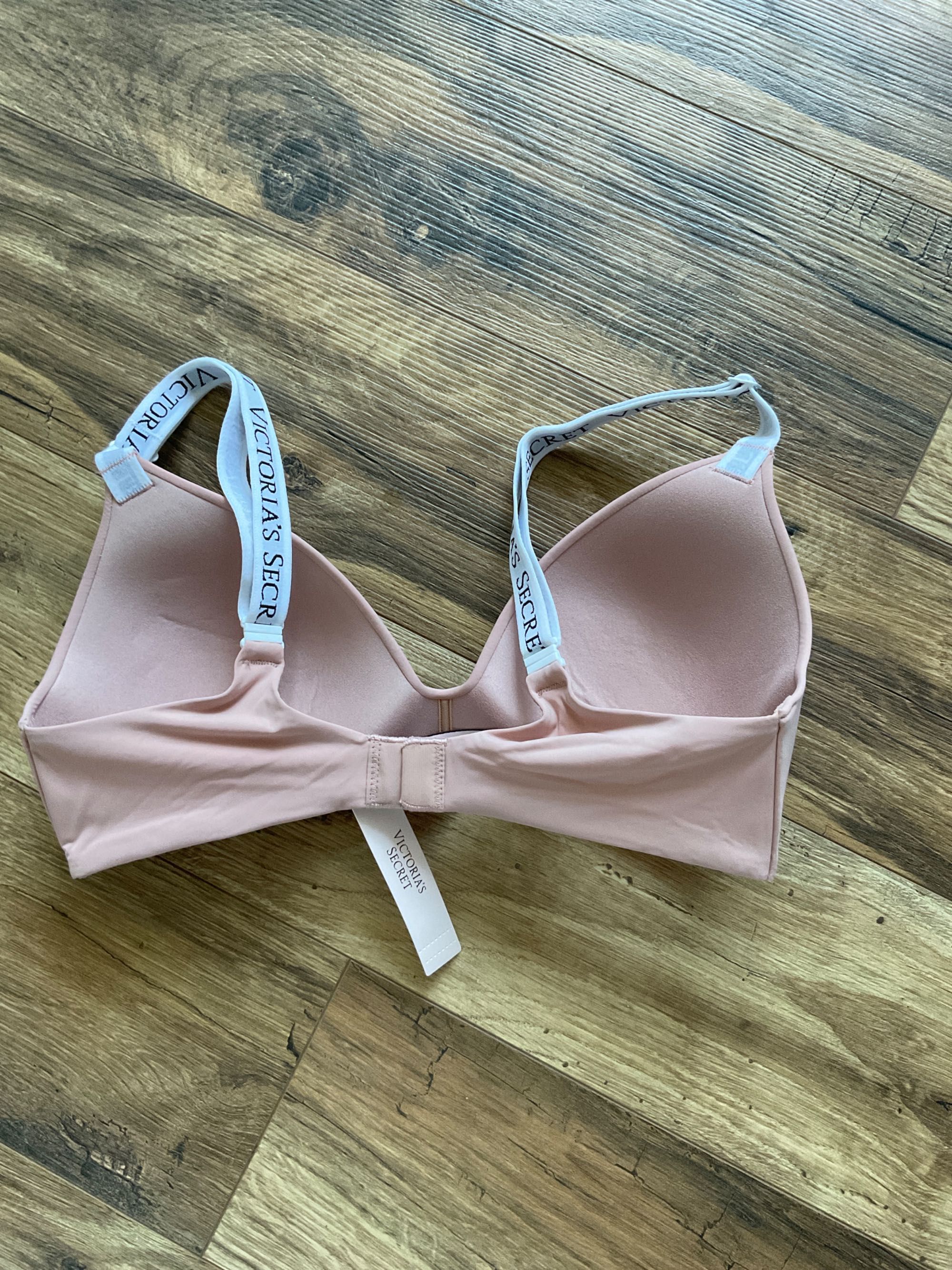 Victoria’s Secret сутиен - размер 70С, чисто нов