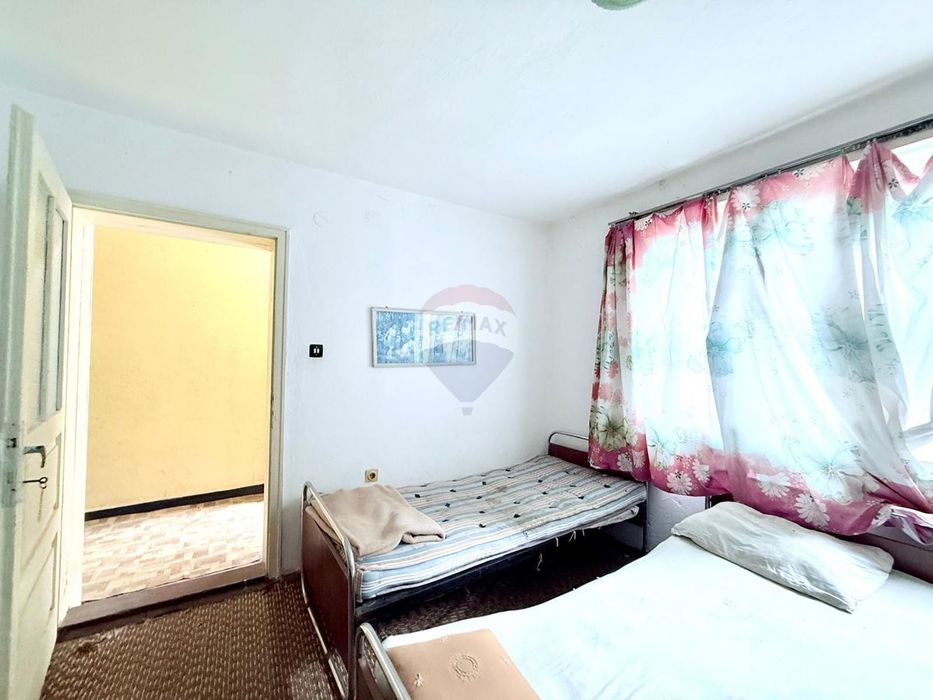 Самостоятелна градска къща за инвестиция за продажба, гр. Балчик, Я.И.