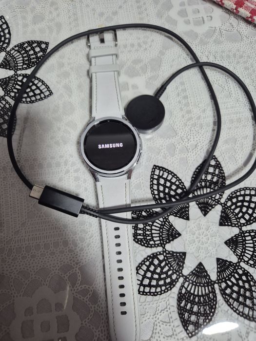 Samaung watch 6 gps lte ca nou impecabil.