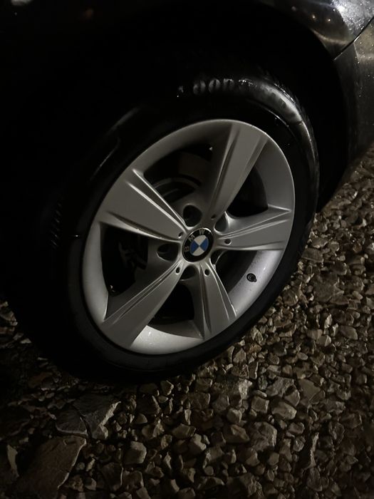 Vând jante BMW 205/55/R16 cu cauciucuri All-Season Good Year