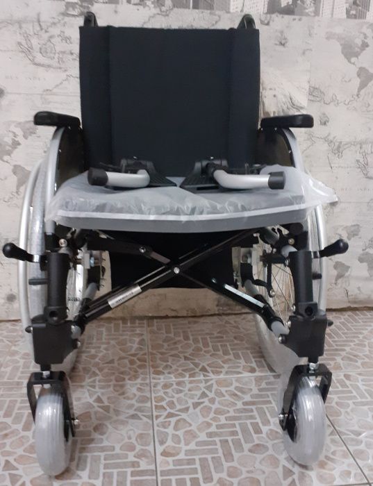 Инвалидная кресло‐коляска отличного качества и комфорта из Германии!