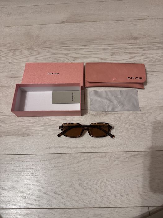 Слънчеви очила на Miu Miu