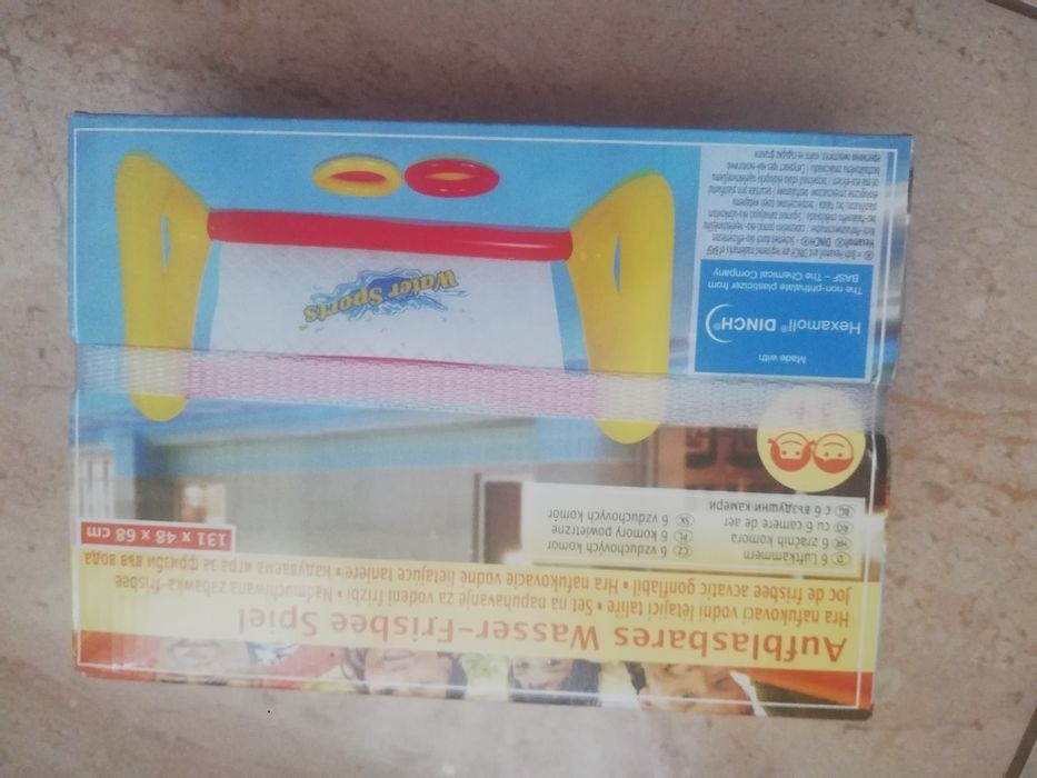 Joc de frisbee piscina