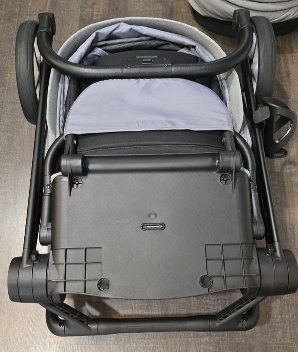 Комбинирана количка Chipolino Linea 3в1