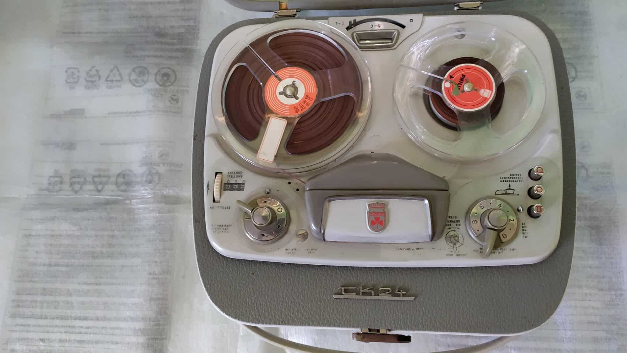 Колекционерски РОЛКОВ МАГНЕТОФОН GRUNDIG от Едно време 1958г