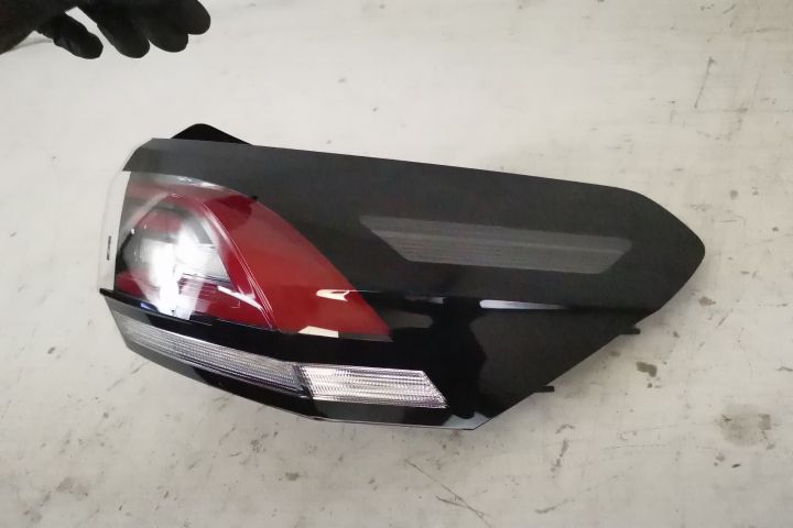 Стоп Арматура Дясна Led Оригинална В Добро Състояние Тайго / Taigo Фол