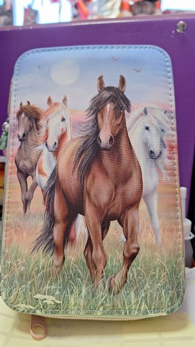 Несесер светещ на Топ Модел