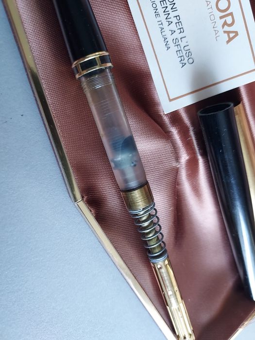 Stilou Aurora Magic rezerve penita aur 14k