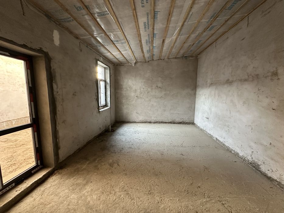 Коттедж сотилади 200кв.м пишган гиштдан солинган киёт махалласинда