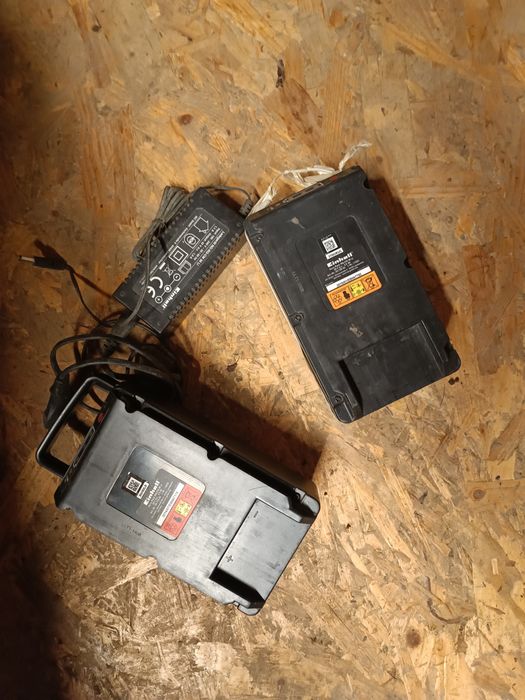 Masina de tuns iarba cu acumulatori