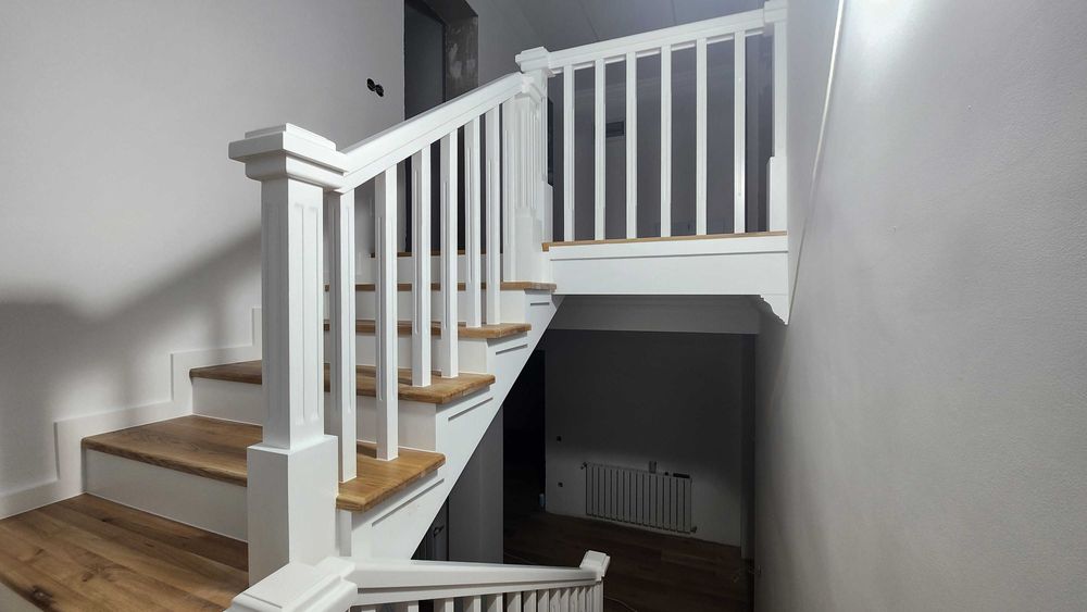 Scari, balustrade si riflaje din lemn masiv