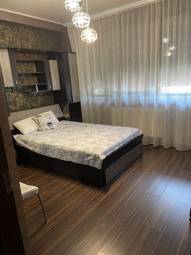 Propietar Vand apartament 3 camere sector4 mobilat si utilat