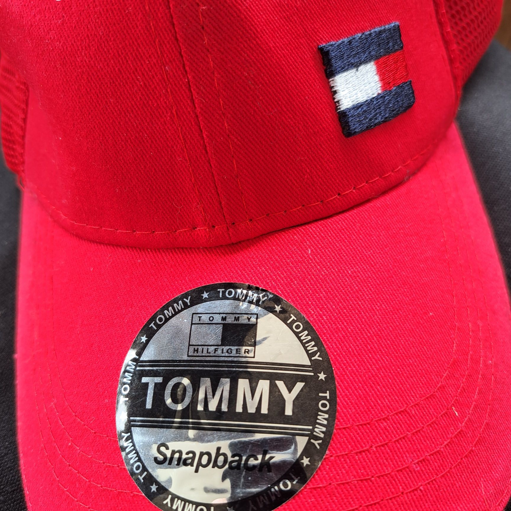 Tommy hilfiger  спортна шапка с етикет