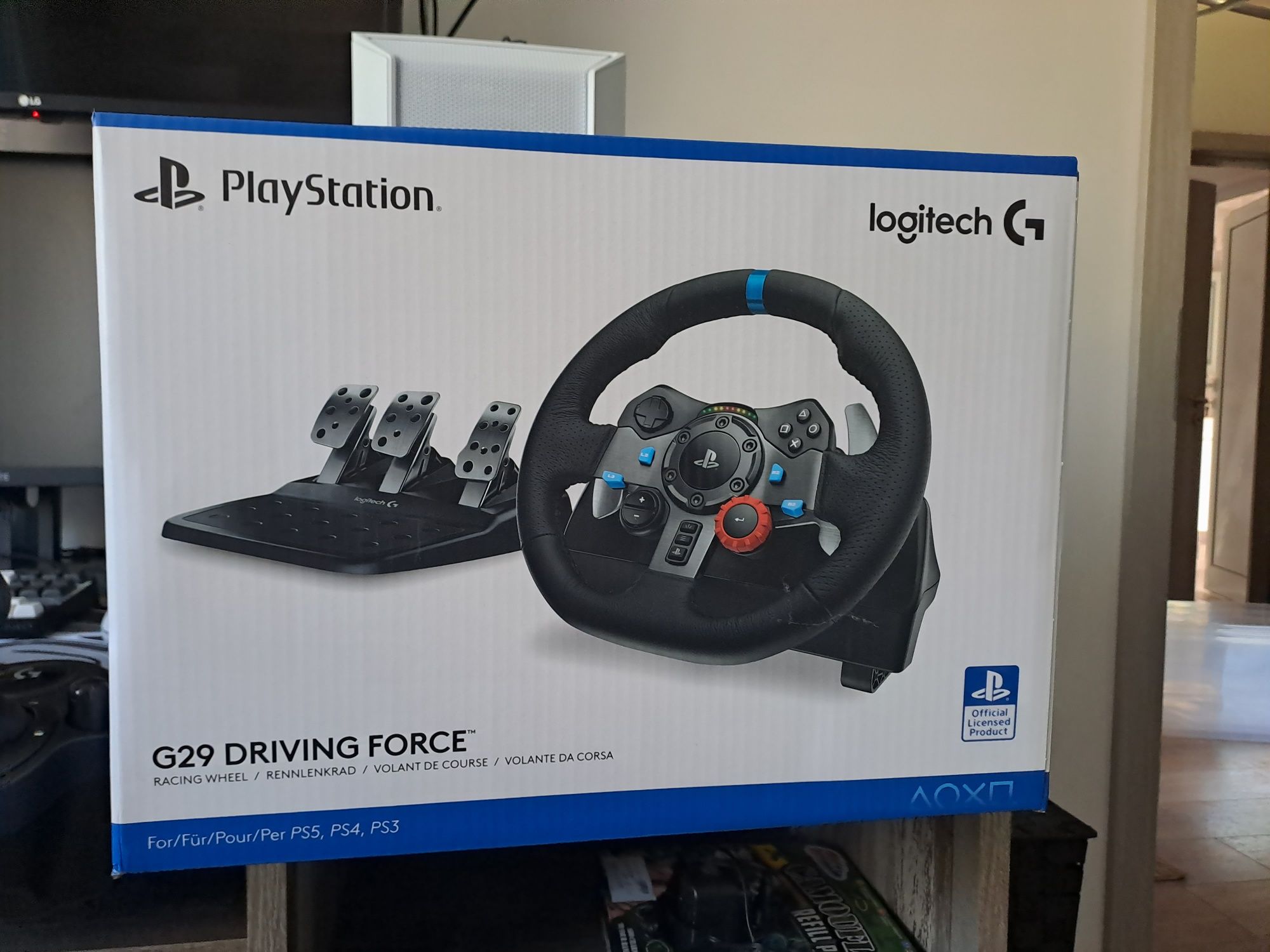 Волан с педали и скоростен лост  logitech G29