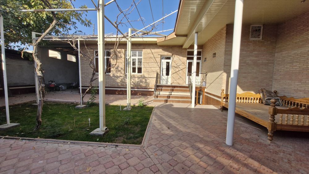 Сдаётся Дом в центре города , Ориентир : на против Фирма Доктор