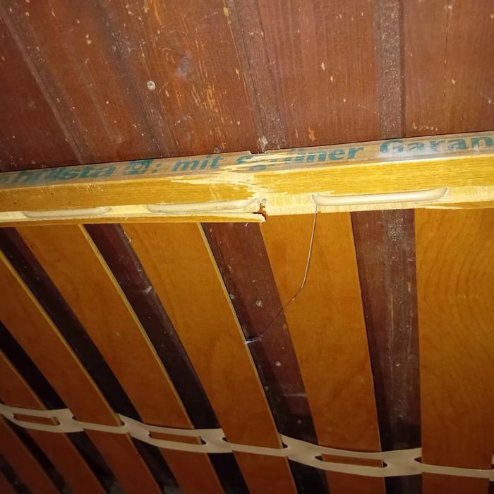 Vând pat dormitor de 1 persoana