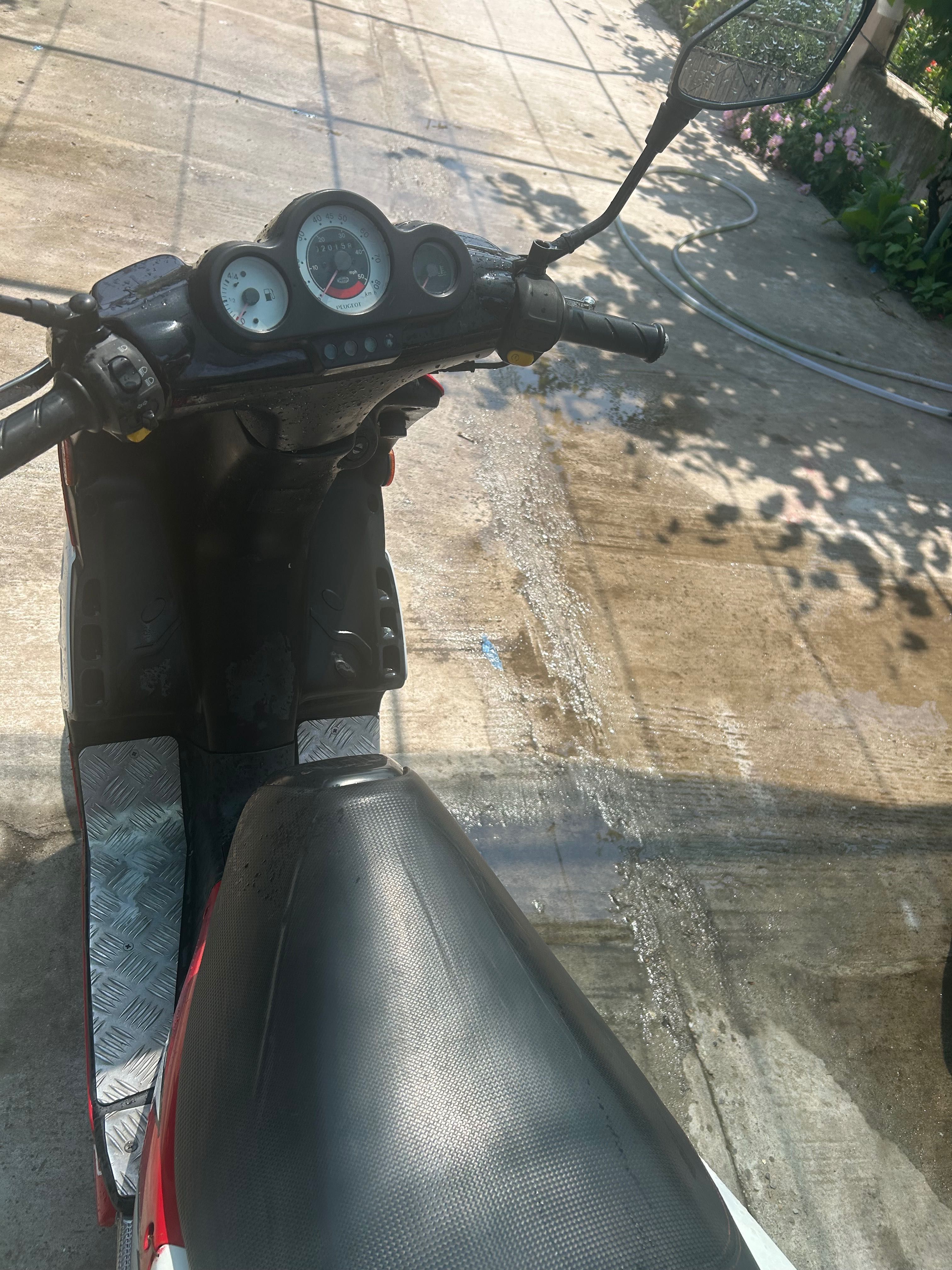 Vând Peugeot speedfight 2 cu acte