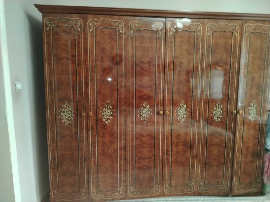 Спальный гарнитур