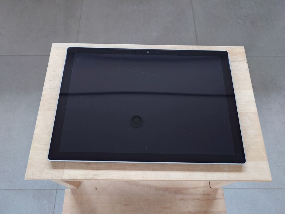 Surface Pro 7 i5, 8GB RAM, 128GB SSD - porneste dar nu booteaza
