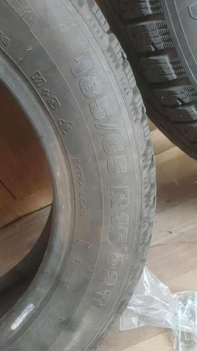 Шины продам шипованную.
