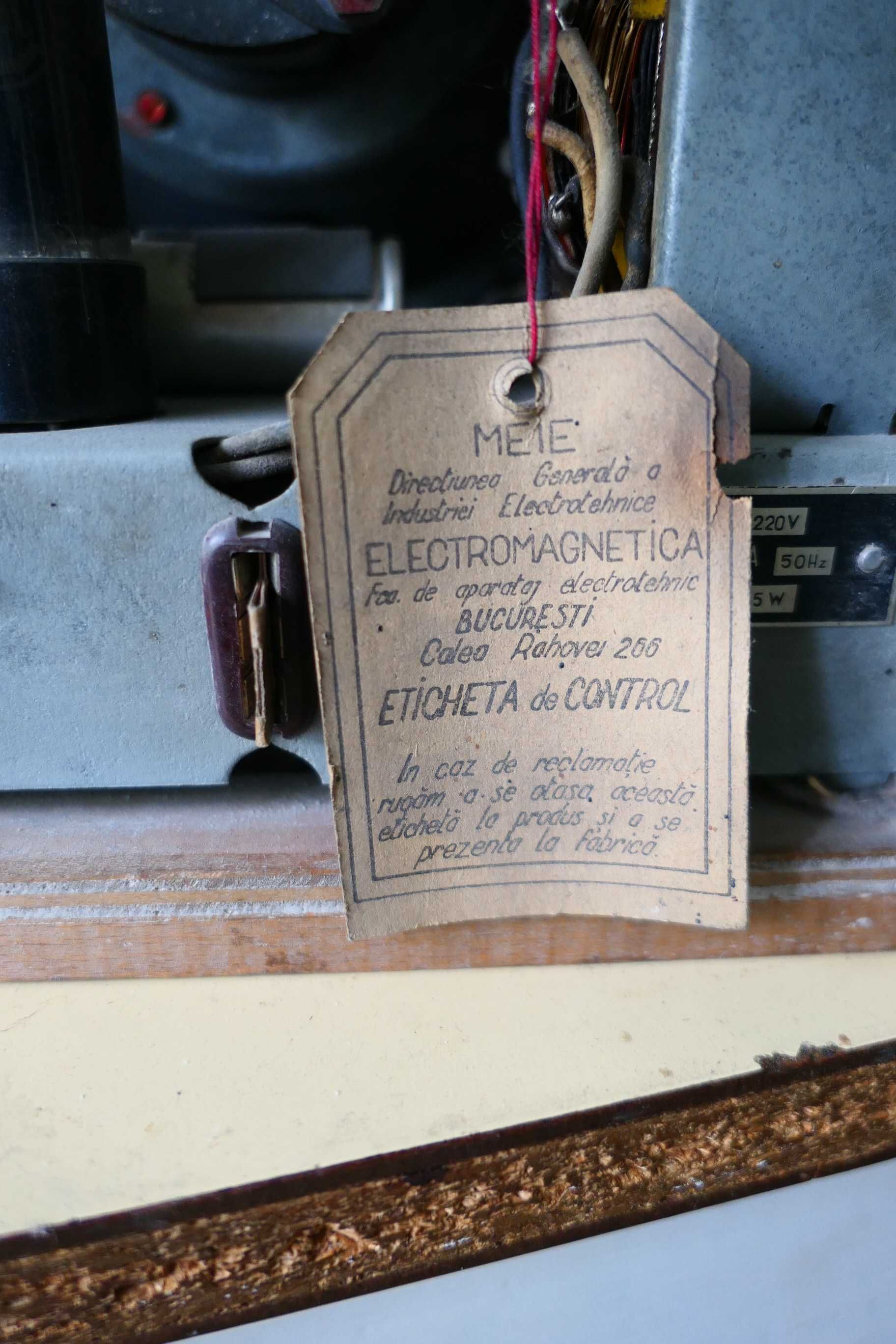Radio pe lampi Romanesc ELECTROMAGNETICA EM541 anii 50 Romania RPR