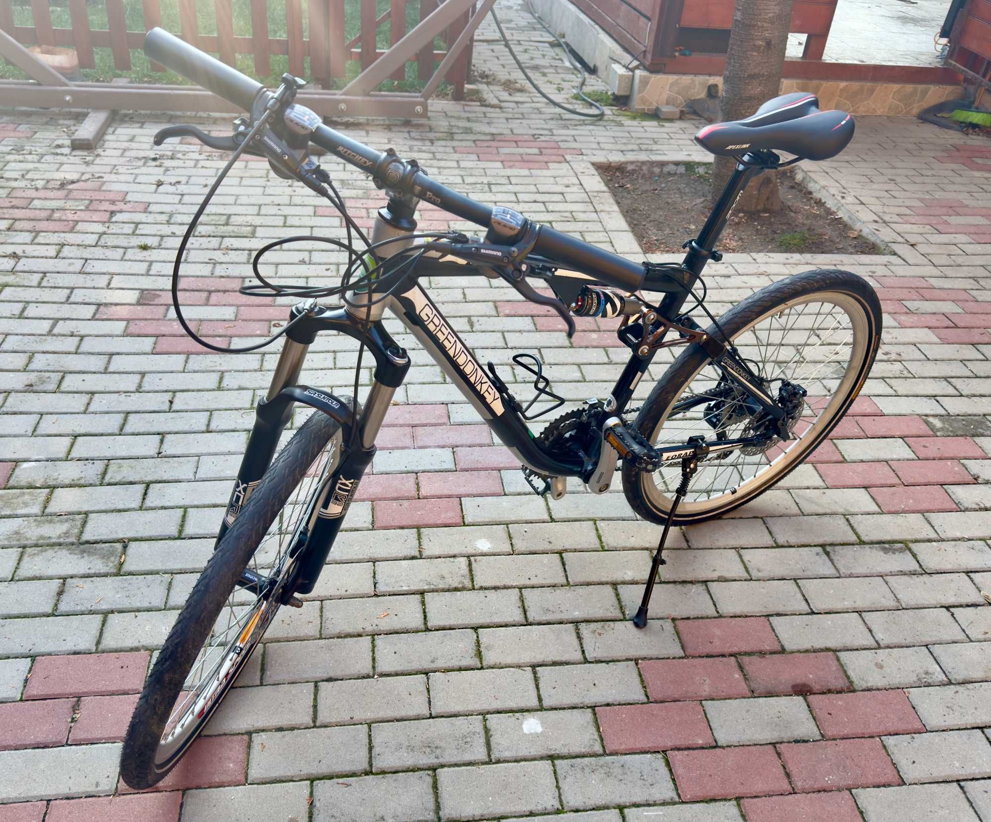 Bicicleta full suspension aer, frane disc Shimano roti 26" 3x9 viteze