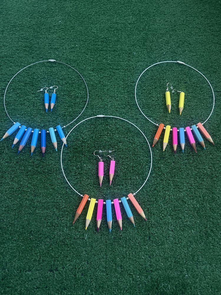 Cercei brosa coliere din creioane colorate