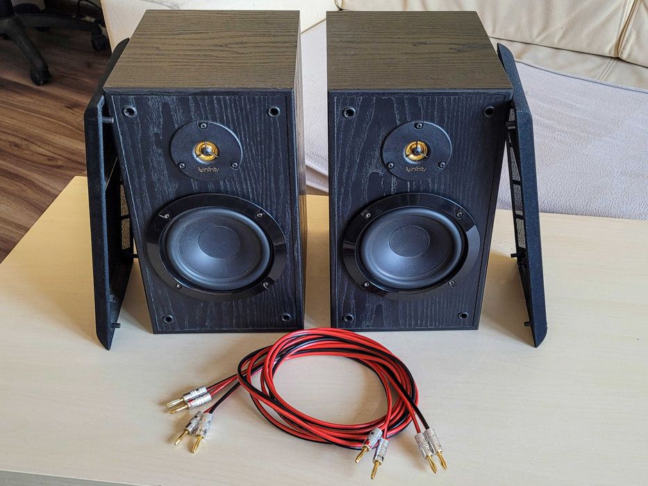 Boxe de raft Infinity Reference 1 Mark II cu cabluri incluse