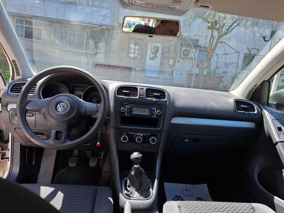 Vand Golf 6 - 1.6 diesel, an 2011 - 3.490 euro nenegociabil