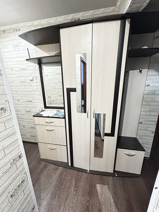 Продам Большую прихожую