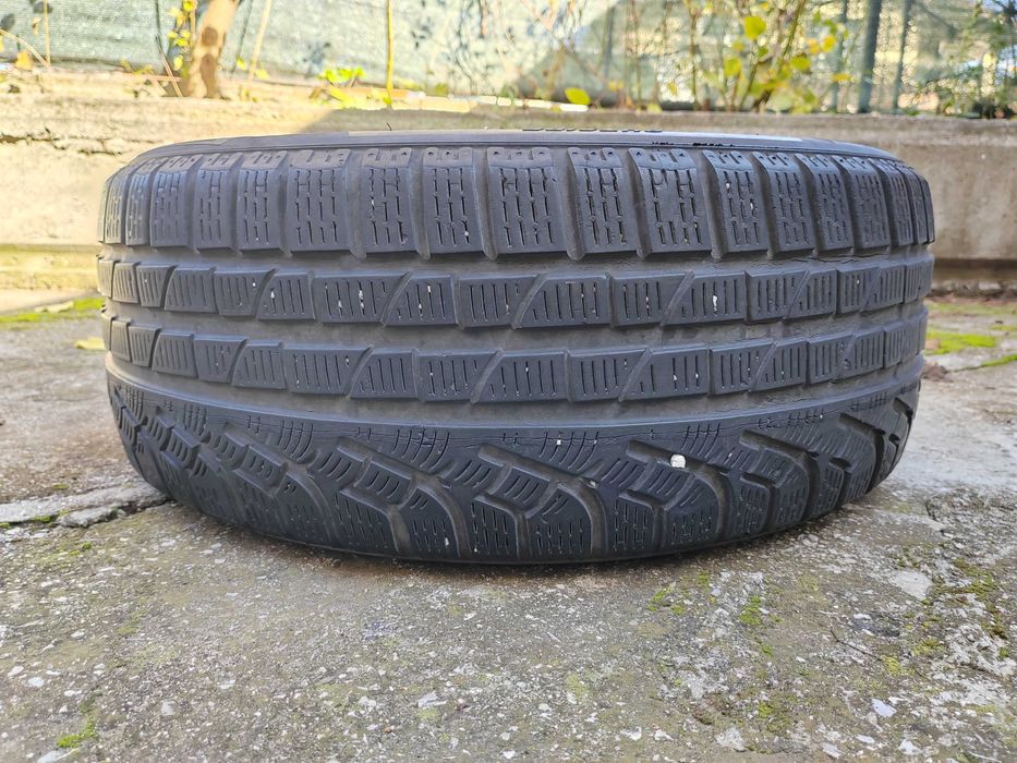 215/50/17 1бр.Pirelli Зимна гума