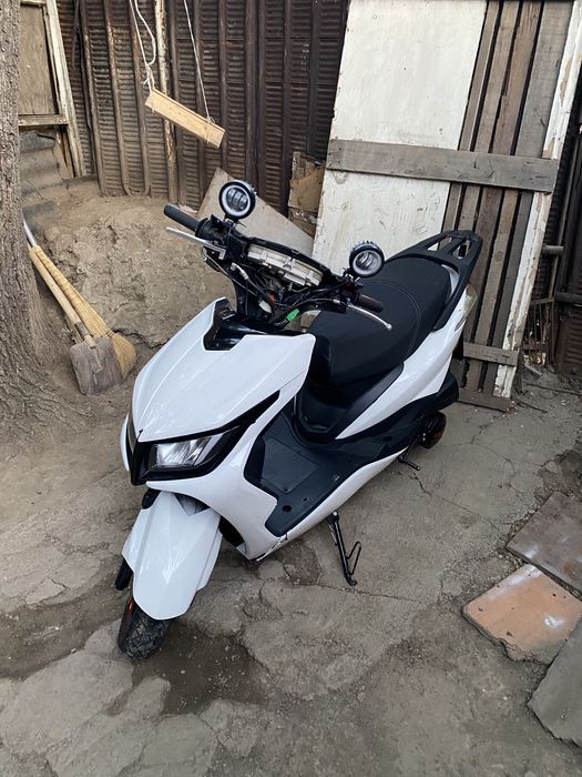 В продаже М8 LI.YA