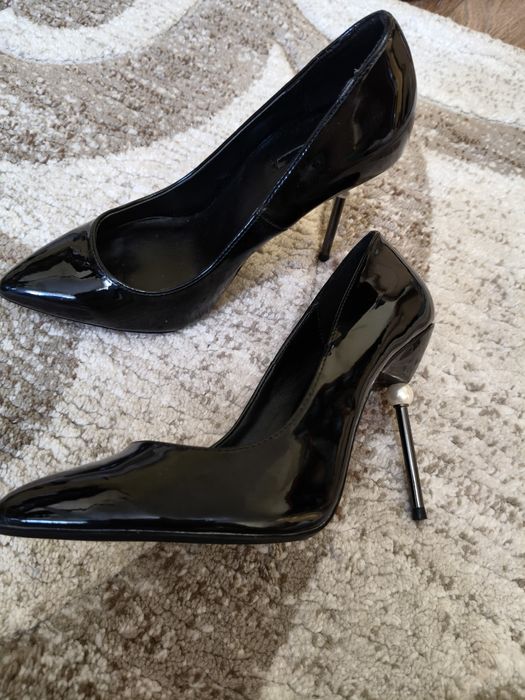 Vând Pantofi si sandale