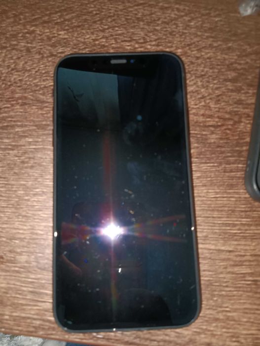 Vând iPhone xr  64 GB