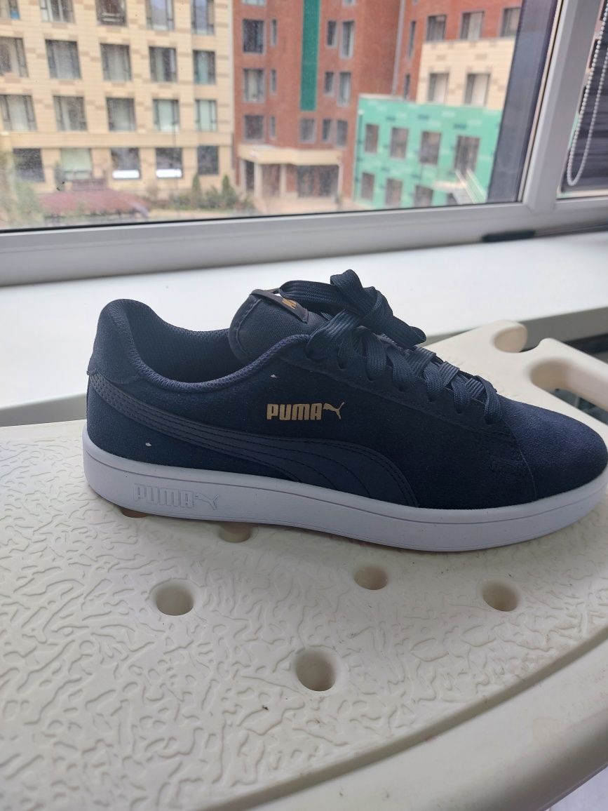 Продам кроссовки PUMA 39 размер