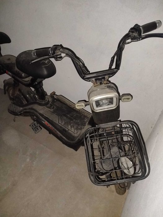 Moto , skuter, maped